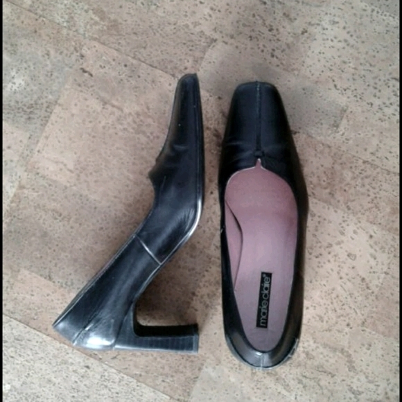 Black shoes - Picture 1 of 4